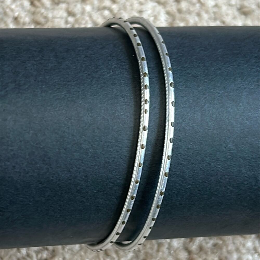 Set of 2 women’s vintage dainty two tone bangle bracelet one size‎